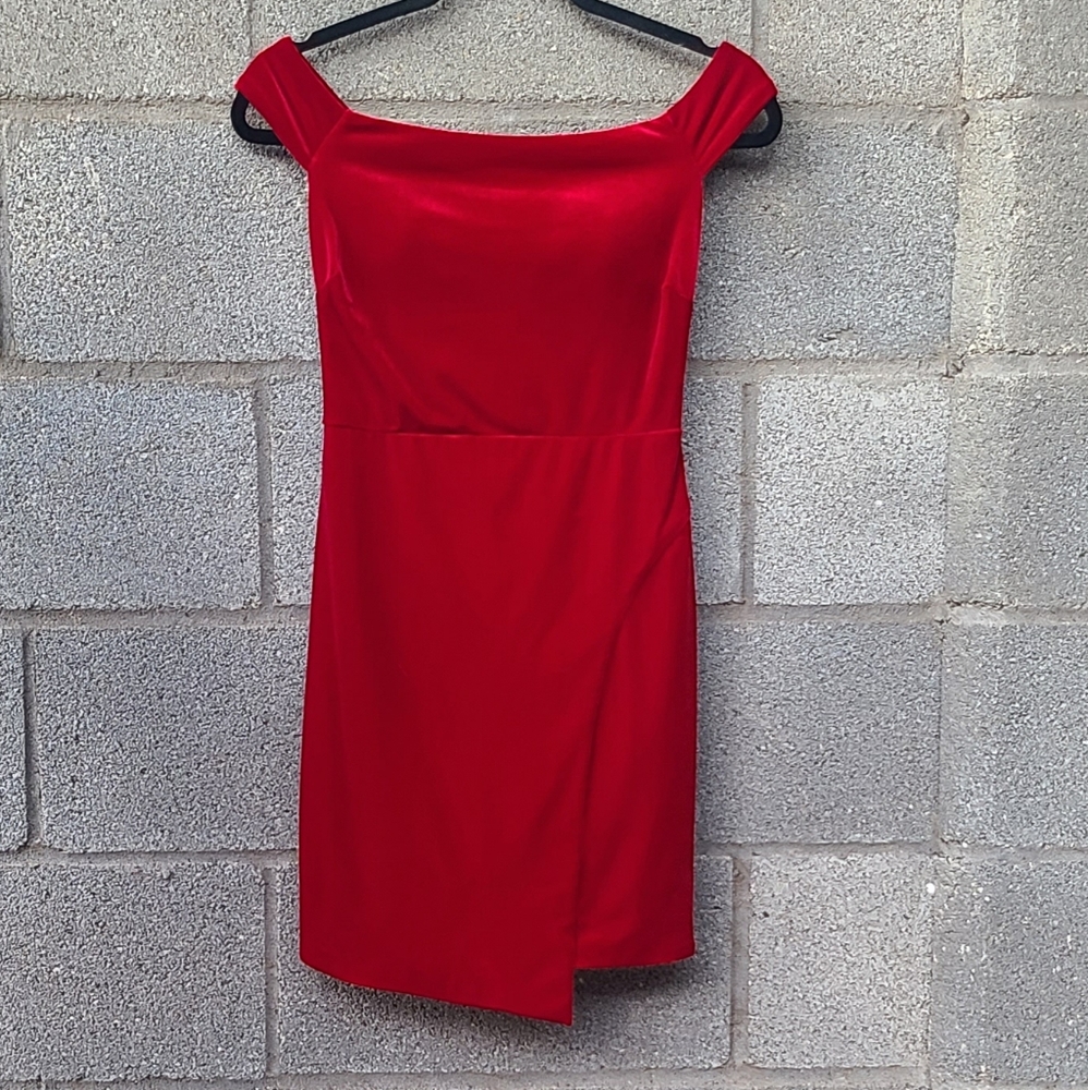Elegant Chic Red Velvet Juniors Dress Midnight Doll Size 3